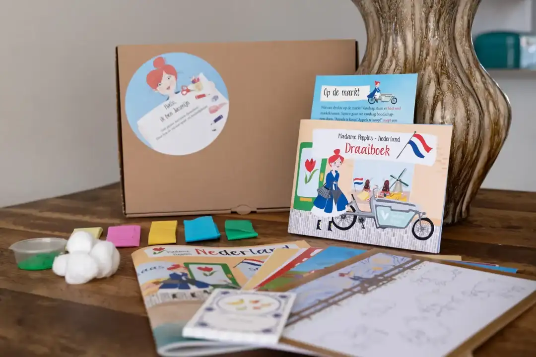 Educatieve knutselbox over Nederland van Madame Poppins, met activiteitenboekje, draaiboek en materialen om al spelend te leren.